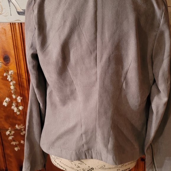 Jacket - Picture 4 of 8